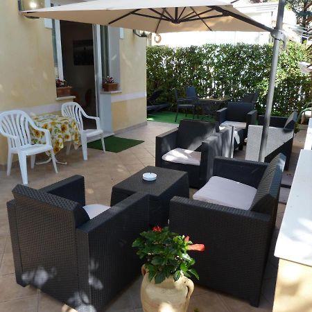 Hotel Monti Riccione Esterno foto