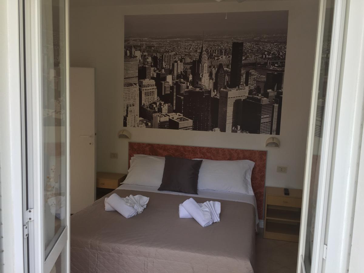 Hotel Monti Riccione Esterno foto