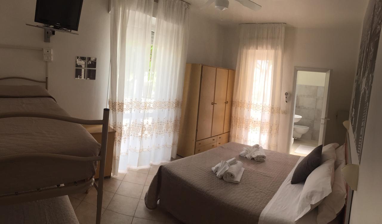 Hotel Monti Riccione Esterno foto