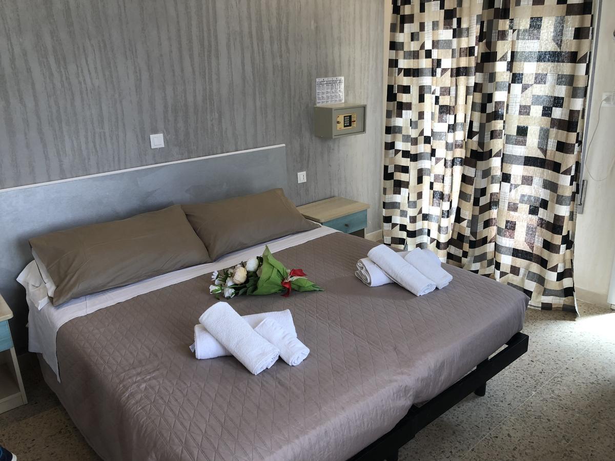 Hotel Monti Riccione Esterno foto