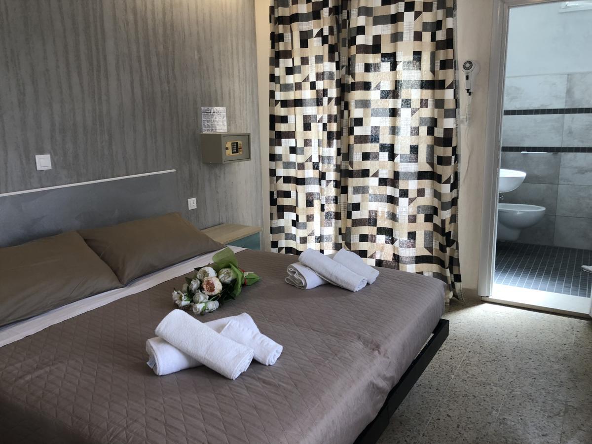 Hotel Monti Riccione Esterno foto