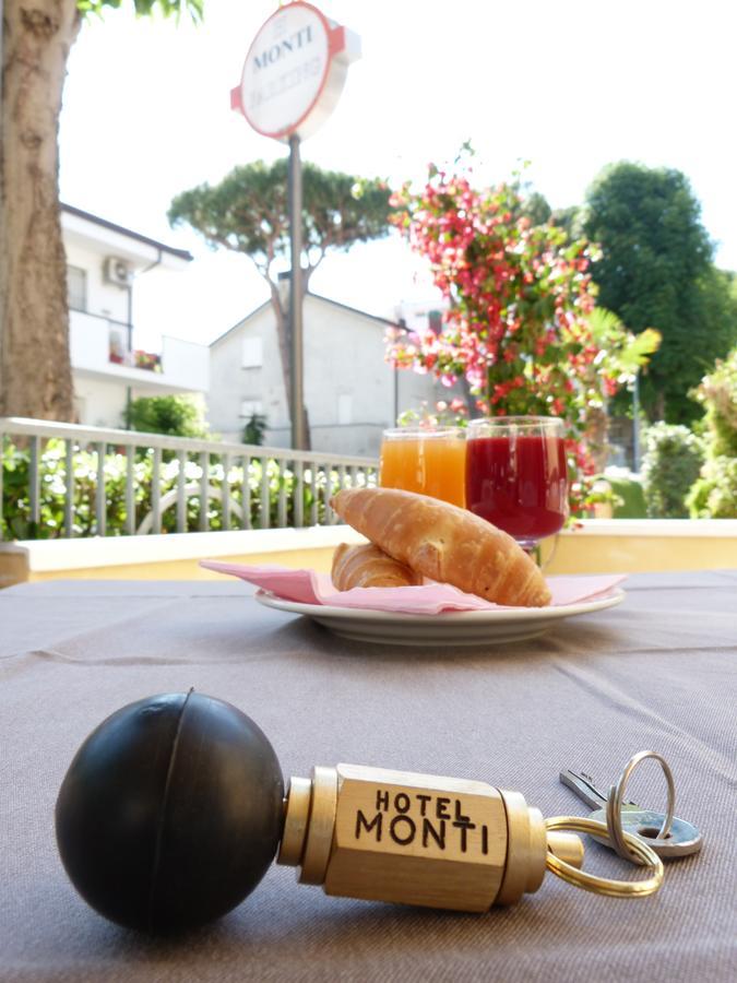 Hotel Monti Riccione Esterno foto