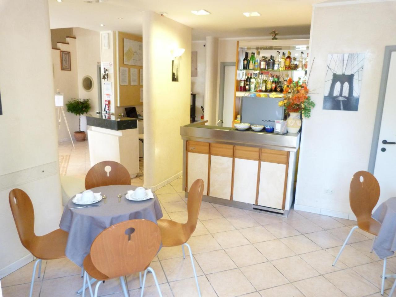 Hotel Monti Riccione Esterno foto