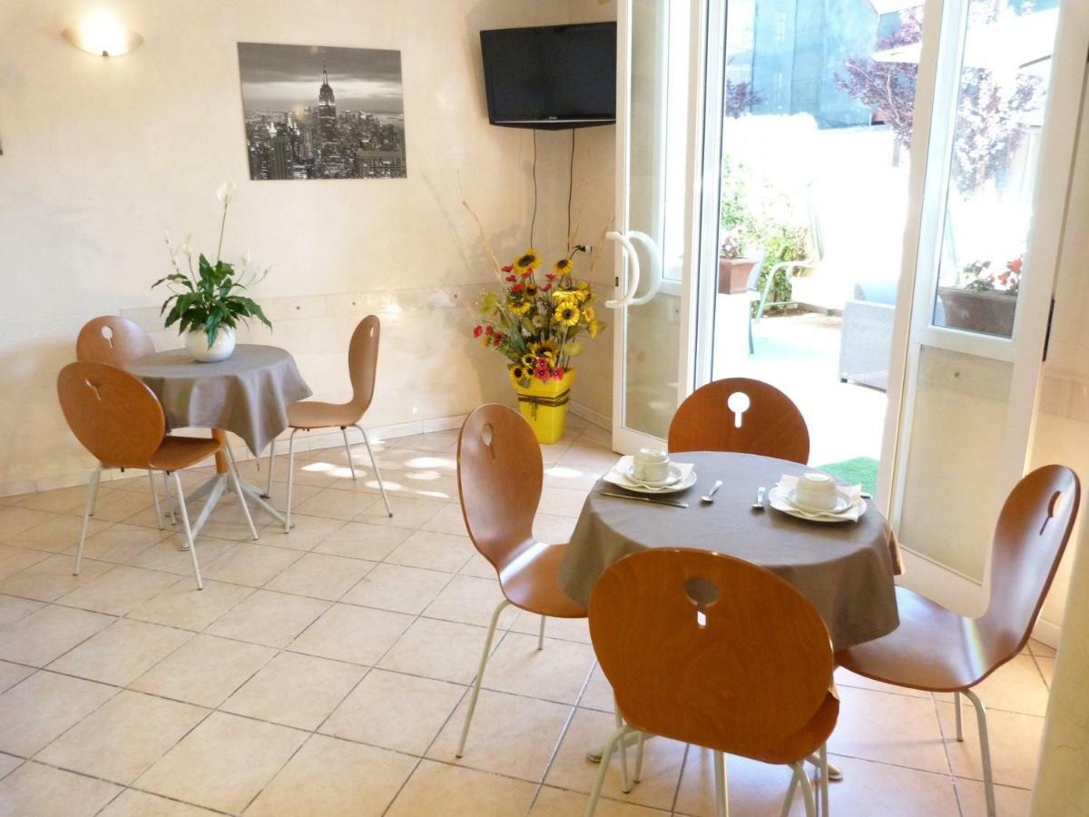 Hotel Monti Riccione Esterno foto