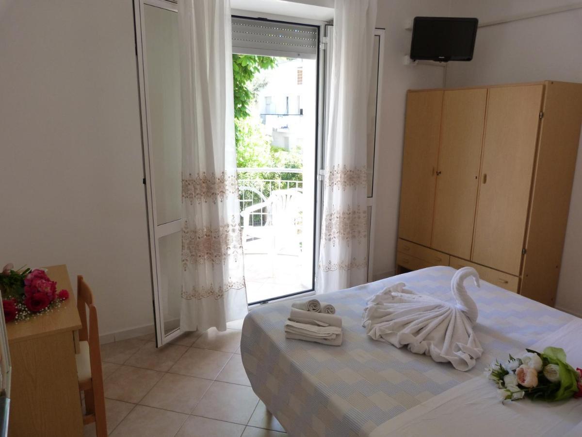 Hotel Monti Riccione Esterno foto