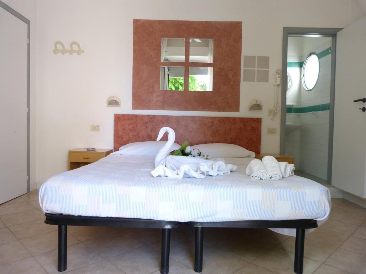 Hotel Monti Riccione Esterno foto